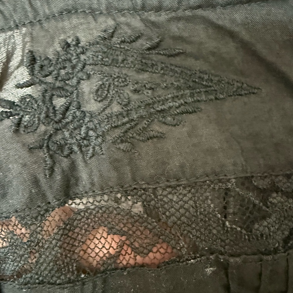 Cute and casual black lace trim dress. - Picture 5 of 8